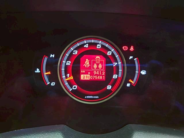 シビック タイプＲ　ユーロ　ユーザー様直接仕入れ　６速ＭＴ　純正オーディオ　純正１８インチＡＷ　ＨＩＤヘッドライト　フォグランプ　専用バケットシート　ステアスイッチ　クリアランスソナー　ドラレコ　リモコンキー　スペアキー　ＥＴＣ（24枚目）