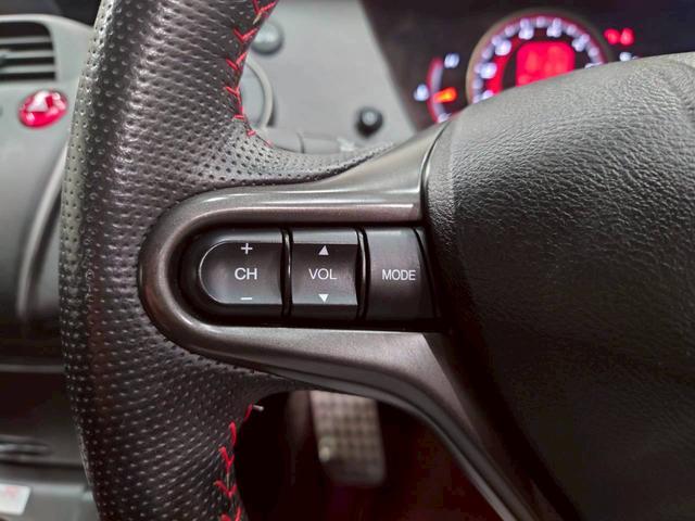 シビック タイプＲ　ユーロ　ユーザー様直接仕入れ　６速ＭＴ　純正オーディオ　純正１８インチＡＷ　ＨＩＤヘッドライト　フォグランプ　専用バケットシート　ステアスイッチ　クリアランスソナー　ドラレコ　リモコンキー　スペアキー　ＥＴＣ（27枚目）