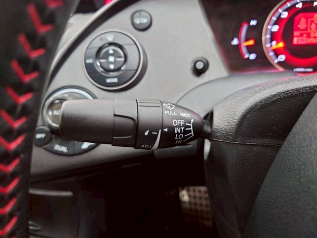 シビック タイプＲ　ユーロ　ユーザー様直接仕入れ　６速ＭＴ　純正オーディオ　純正１８インチＡＷ　ＨＩＤヘッドライト　フォグランプ　専用バケットシート　ステアスイッチ　クリアランスソナー　ドラレコ　リモコンキー　スペアキー　ＥＴＣ（29枚目）