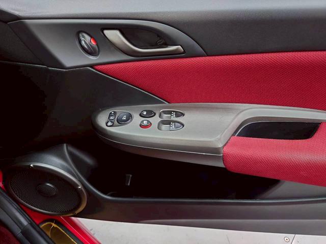 シビック タイプＲ　ユーロ　ユーザー様直接仕入れ　６速ＭＴ　純正オーディオ　純正１８インチＡＷ　ＨＩＤヘッドライト　フォグランプ　専用バケットシート　ステアスイッチ　クリアランスソナー　ドラレコ　リモコンキー　スペアキー　ＥＴＣ（35枚目）