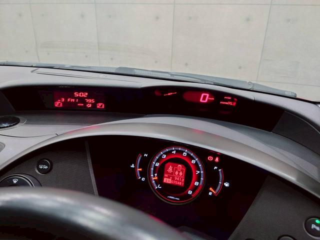 シビック タイプＲ　ユーロ　ユーザー様直接仕入れ　６速ＭＴ　純正オーディオ　純正１８インチＡＷ　ＨＩＤヘッドライト　フォグランプ　専用バケットシート　ステアスイッチ　クリアランスソナー　ドラレコ　リモコンキー　スペアキー　ＥＴＣ（36枚目）