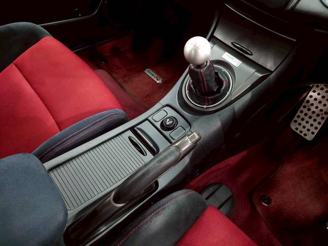 シビック タイプＲ　ユーロ　ユーザー様直接仕入れ　６速ＭＴ　純正オーディオ　純正１８インチＡＷ　ＨＩＤヘッドライト　フォグランプ　専用バケットシート　ステアスイッチ　クリアランスソナー　ドラレコ　リモコンキー　スペアキー　ＥＴＣ（40枚目）