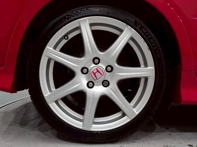 シビック タイプＲ　ユーロ　ユーザー様直接仕入れ　６速ＭＴ　純正オーディオ　純正１８インチＡＷ　ＨＩＤヘッドライト　フォグランプ　専用バケットシート　ステアスイッチ　クリアランスソナー　ドラレコ　リモコンキー　スペアキー　ＥＴＣ（57枚目）