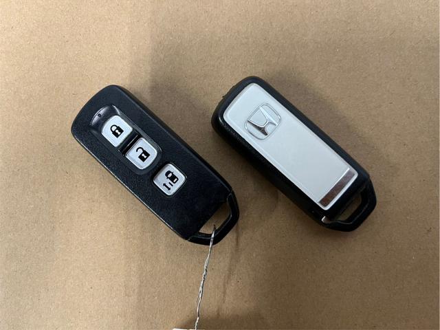 Ｎ－ＢＯＸカスタム Ｇ・Ｌパッケージ　ユーザー様直接仕入れ　純正ナビ　フルセグＴＶ　Ｂｌｕｅｔｏｏｔｈ接続　バックモニター　シートバックテーブル・ポケット　ＨＩＤヘッドライト　フォグ　パワスラ　純正アルミ　スマートキー　スペアキー　ＥＴＣ（67枚目）