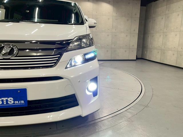 ヴェルファイア ３．５Ｚ　ゴールデンアイズ　ＴＥＩＮ車高調　ガナドールマフラー　社外１８ＡＷ・キャリパーカバー　純正ナビ　フルセグＴＶ　リアカメラ　フリップダウンＭ　両側パワスラ　ハーフレザーシート　クルコン　ドラレコ　Ｅ／Ｇスターター　ＥＴＣ（11枚目）