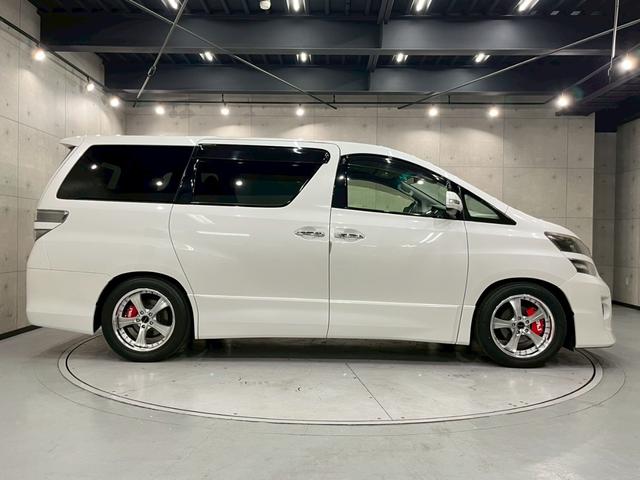 ヴェルファイア ３．５Ｚ　ゴールデンアイズ　ＴＥＩＮ車高調　ガナドールマフラー　社外１８ＡＷ・キャリパーカバー　純正ナビ　フルセグＴＶ　リアカメラ　フリップダウンＭ　両側パワスラ　ハーフレザーシート　クルコン　ドラレコ　Ｅ／Ｇスターター　ＥＴＣ（13枚目）