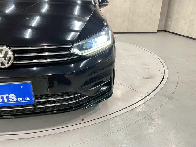 ゴルフトゥーラン ＴＳＩ　Ｒライン　弊社ユーザー様ワンオーナー　純正ナビ　フルセグＴＶ　Ｂｌｕｅｔｏｏｔｈ　バックカメラ　ＬＥＤヘッドライト　純正１７インチＡＷ　ステアスイッチ　レーダークルーズ　ドラレコ　スマートキー　予備キー　ＥＴＣ（10枚目）