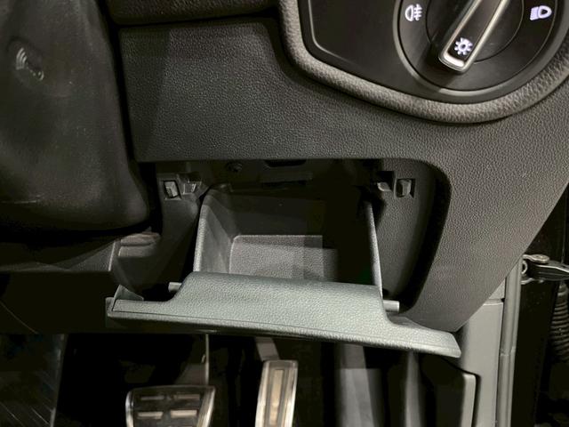 ゴルフトゥーラン ＴＳＩ　Ｒライン　弊社ユーザー様ワンオーナー　純正ナビ　フルセグＴＶ　Ｂｌｕｅｔｏｏｔｈ　バックカメラ　ＬＥＤヘッドライト　純正１７インチＡＷ　ステアスイッチ　レーダークルーズ　ドラレコ　スマートキー　予備キー　ＥＴＣ（29枚目）