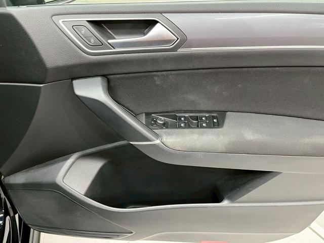 ゴルフトゥーラン ＴＳＩ　Ｒライン　弊社ユーザー様ワンオーナー　純正ナビ　フルセグＴＶ　Ｂｌｕｅｔｏｏｔｈ　バックカメラ　ＬＥＤヘッドライト　純正１７インチＡＷ　ステアスイッチ　レーダークルーズ　ドラレコ　スマートキー　予備キー　ＥＴＣ（30枚目）