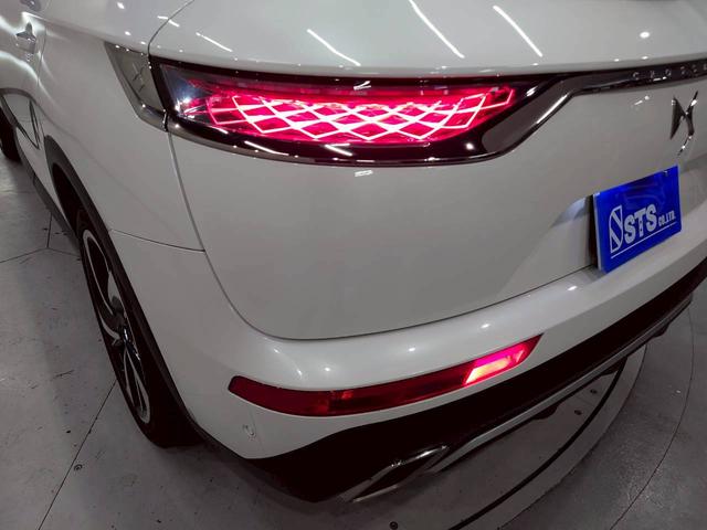 ＤＳ７クロスバック グランシック　ピュアテック　パノラマサンルーフ　ＬＥＤライト　純正２０ＡＷ　純正ナビ　ＤＴＶ　ＢＴ接続　バックカメラ　ＦＯＣＡＬスピーカー　革シート　シートヒーター　クルコン　リヴオリインテリア　クラシック時計　ドラレコ　ＥＴＣ（17枚目）