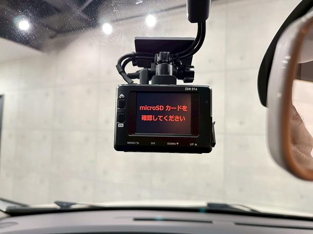キャプチャー インテンス　ブラックルーフ　ＬＥＤヘッドライト　フォグ　純正１７インチアルミ　社外ナビ　デジタルＴＶ　Ｂｌｕｅｔｏｏｔｈ接続　バックモニター　ステアスイッチ　オートクルーズ　前後ドラレコ　カードキー　ＥＴＣ車載器（33枚目）