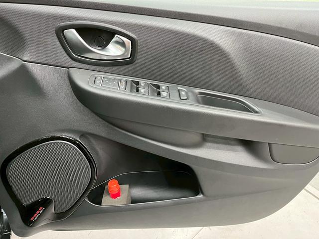 RENAULT LUTECIA S MT