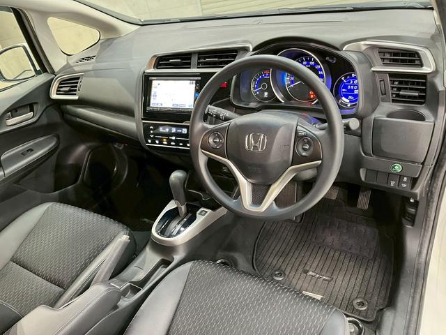 フィット １３Ｇ・Ｌパッケージ　ファインエディション　ユーザー様直接仕入れ　純正ナビ　フルセグＴＶ　Ｂｌｕｅｔｏｏｔｈ　バックモニター　ＬＥＤヘッドライト　ハーフレザーシート　ステアスイッチ　オートクルーズ　スマートキー　スペアキー　　走行１．９万キロ台（41枚目）