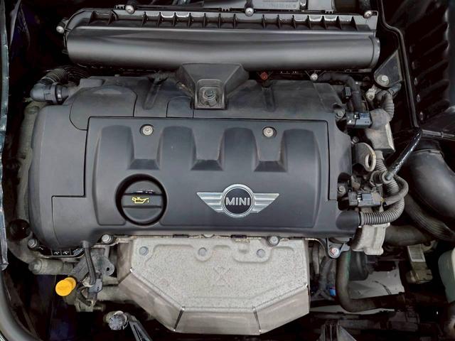 ＭＩＮＩ クーパー　クーペ　ユーザー様直接仕入　６速ＭＴ　ツートンカラー　センターストライプ　可変リアスポイラー　ＨＩＤヘッドライト　純正１６インチＡＷ　純正オーディオ　ドラレコ　プッシュスタート　パーキングソナー　ＥＴＣ車載器（49枚目）
