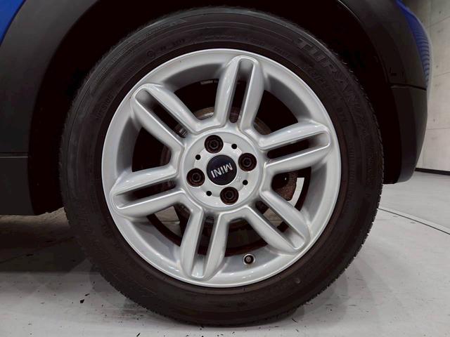 ＭＩＮＩ クーパー　クーペ　ユーザー様直接仕入　６速ＭＴ　ツートンカラー　センターストライプ　可変リアスポイラー　ＨＩＤヘッドライト　純正１６インチＡＷ　純正オーディオ　ドラレコ　プッシュスタート　パーキングソナー　ＥＴＣ車載器（51枚目）