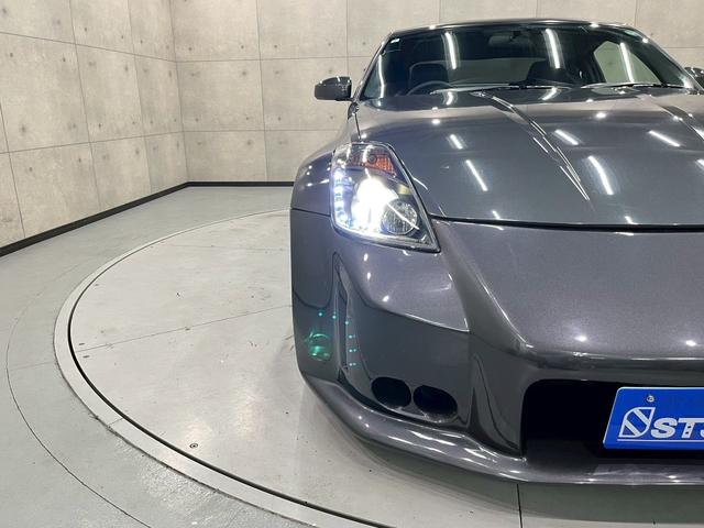 フェアレディZ バージョンT 社外エアロバンパー トランクスポイラー 社外ヘッドライト・20インチアルミ 黒革シート パワーシート 社外ナビ フルセグTV Bluetooth バックモニター 革巻きステア リモコンキー ETC(9枚目)