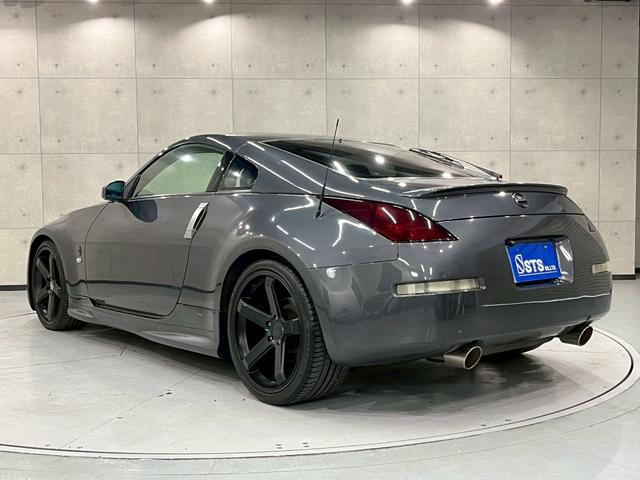 フェアレディZ バージョンT 社外エアロバンパー トランクスポイラー 社外ヘッドライト・20インチアルミ 黒革シート パワーシート 社外ナビ フルセグTV Bluetooth バックモニター 革巻きステア リモコンキー ETC(16枚目)