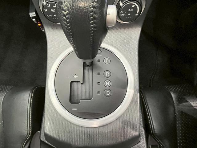 フェアレディZ バージョンT 社外エアロバンパー トランクスポイラー 社外ヘッドライト・20インチアルミ 黒革シート パワーシート 社外ナビ フルセグTV Bluetooth バックモニター 革巻きステア リモコンキー ETC(34枚目)