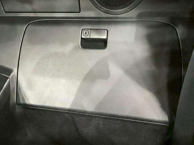 フェアレディZ バージョンT 社外エアロバンパー トランクスポイラー 社外ヘッドライト・20インチアルミ 黒革シート パワーシート 社外ナビ フルセグTV Bluetooth バックモニター 革巻きステア リモコンキー ETC(39枚目)