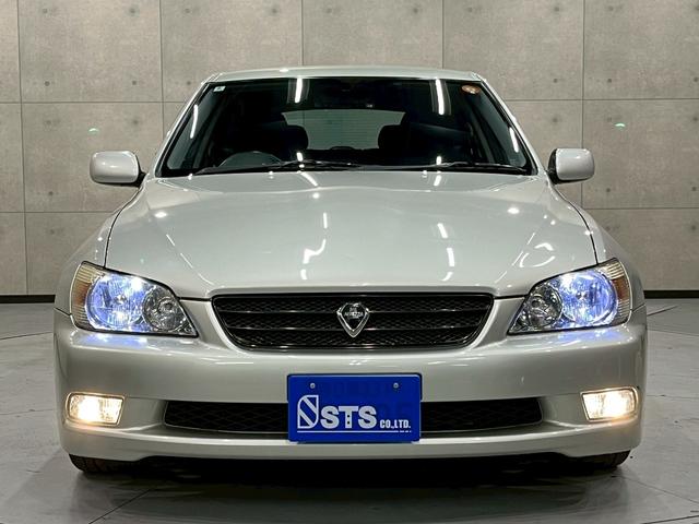 アルテッツァジータ AS200 Zエディション ユーザー様直接仕入れ 6速MT 社外サスペンション フォグランプ 社外17インチアルミ トランクタワーバー 革巻きステアリング 電格ドアミラー サイドバイザー リモコンキー ETC(8枚目)