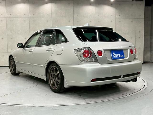 アルテッツァジータ AS200 Zエディション ユーザー様直接仕入れ 6速MT 社外サスペンション フォグランプ 社外17インチアルミ トランクタワーバー 革巻きステアリング 電格ドアミラー サイドバイザー リモコンキー ETC(17枚目)