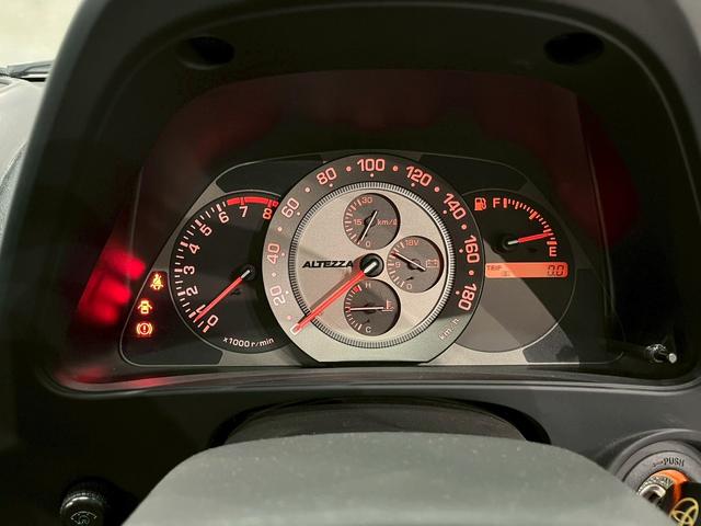 アルテッツァジータ AS200 Zエディション ユーザー様直接仕入れ 6速MT 社外サスペンション フォグランプ 社外17インチアルミ トランクタワーバー 革巻きステアリング 電格ドアミラー サイドバイザー リモコンキー ETC(24枚目)