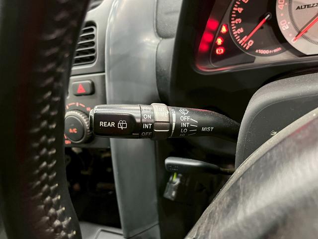 アルテッツァジータ AS200 Zエディション ユーザー様直接仕入れ 6速MT 社外サスペンション フォグランプ 社外17インチアルミ トランクタワーバー 革巻きステアリング 電格ドアミラー サイドバイザー リモコンキー ETC(27枚目)