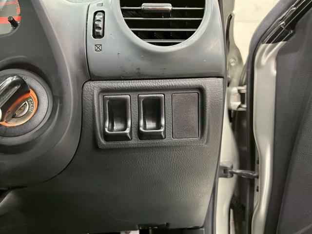 アルテッツァジータ AS200 Zエディション ユーザー様直接仕入れ 6速MT 社外サスペンション フォグランプ 社外17インチアルミ トランクタワーバー 革巻きステアリング 電格ドアミラー サイドバイザー リモコンキー ETC(29枚目)