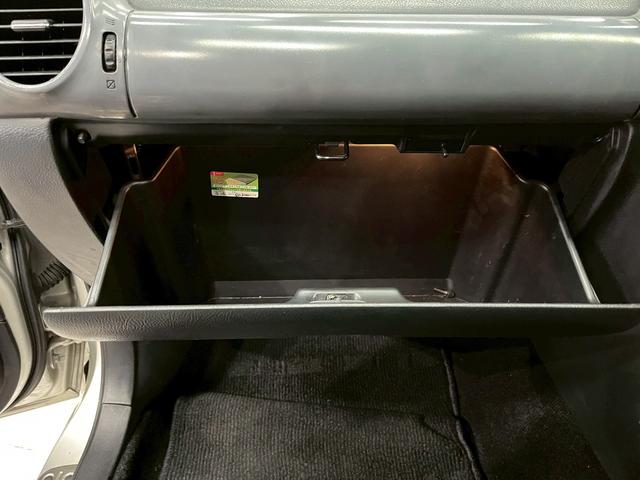 アルテッツァジータ AS200 Zエディション ユーザー様直接仕入れ 6速MT 社外サスペンション フォグランプ 社外17インチアルミ トランクタワーバー 革巻きステアリング 電格ドアミラー サイドバイザー リモコンキー ETC(38枚目)