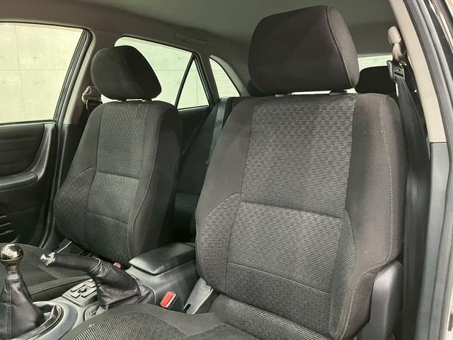 アルテッツァジータ AS200 Zエディション ユーザー様直接仕入れ 6速MT 社外サスペンション フォグランプ 社外17インチアルミ トランクタワーバー 革巻きステアリング 電格ドアミラー サイドバイザー リモコンキー ETC(44枚目)