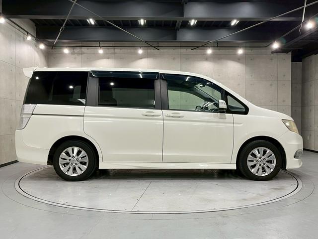 ステップワゴンスパーダ S ユーザー様直接仕入れ HIDヘッドライト フォグ 純正16インチアルミ 両側パワスラ 純正ナビ DVD再生 フリップダウンモニター バックカメラ ステアスイッチ パドルシフト 電格ミラー ETC車載器(13枚目)