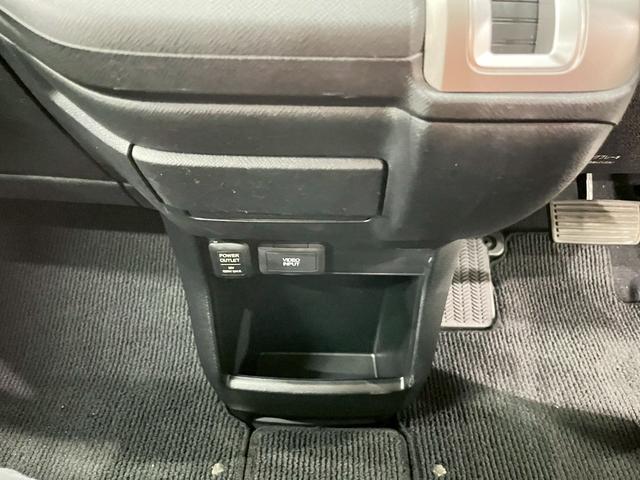 ステップワゴンスパーダ S ユーザー様直接仕入れ HIDヘッドライト フォグ 純正16インチアルミ 両側パワスラ 純正ナビ DVD再生 フリップダウンモニター バックカメラ ステアスイッチ パドルシフト 電格ミラー ETC車載器(34枚目)