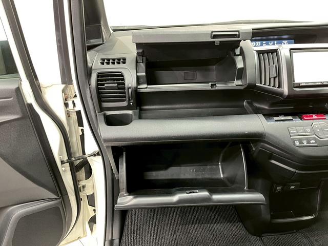 ステップワゴンスパーダ S ユーザー様直接仕入れ HIDヘッドライト フォグ 純正16インチアルミ 両側パワスラ 純正ナビ DVD再生 フリップダウンモニター バックカメラ ステアスイッチ パドルシフト 電格ミラー ETC車載器(36枚目)