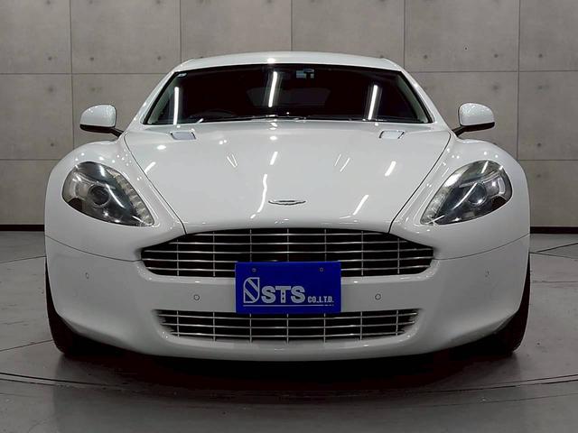 ラピード ベースグレード　ユーザー様直接仕入れ　Ｖ１２エンジン　純正２０インチゴールド塗装ＡＷ　純正ナビ　バックモニター　茶レザーシート　パワーシート　シートヒーター　タッチトロニック　Ｂａｎｇ＆Ｏｌｆｓｅｎスピーカー　ＥＴＣ（7枚目）