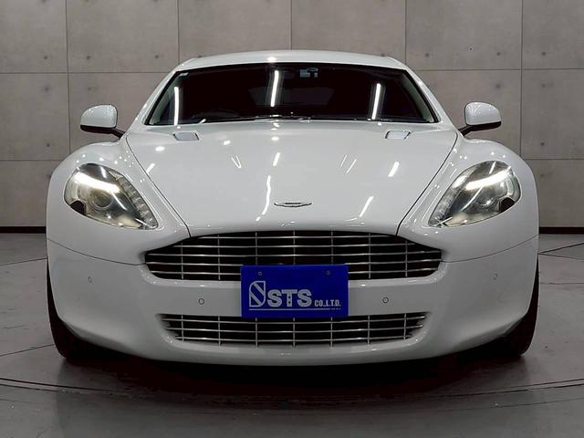 ラピード ベースグレード　ユーザー様直接仕入れ　Ｖ１２エンジン　純正２０インチゴールド塗装ＡＷ　純正ナビ　バックモニター　茶レザーシート　パワーシート　シートヒーター　タッチトロニック　Ｂａｎｇ＆Ｏｌｆｓｅｎスピーカー　ＥＴＣ（8枚目）