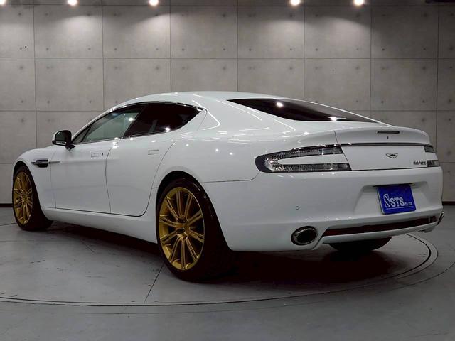 ラピード ベースグレード　ユーザー様直接仕入れ　Ｖ１２エンジン　純正２０インチゴールド塗装ＡＷ　純正ナビ　バックモニター　茶レザーシート　パワーシート　シートヒーター　タッチトロニック　Ｂａｎｇ＆Ｏｌｆｓｅｎスピーカー　ＥＴＣ（19枚目）