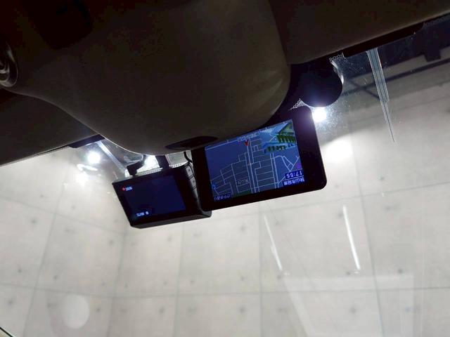 ラピード ベースグレード　ユーザー様直接仕入れ　Ｖ１２エンジン　純正２０インチゴールド塗装ＡＷ　純正ナビ　バックモニター　茶レザーシート　パワーシート　シートヒーター　タッチトロニック　Ｂａｎｇ＆Ｏｌｆｓｅｎスピーカー　ＥＴＣ（33枚目）