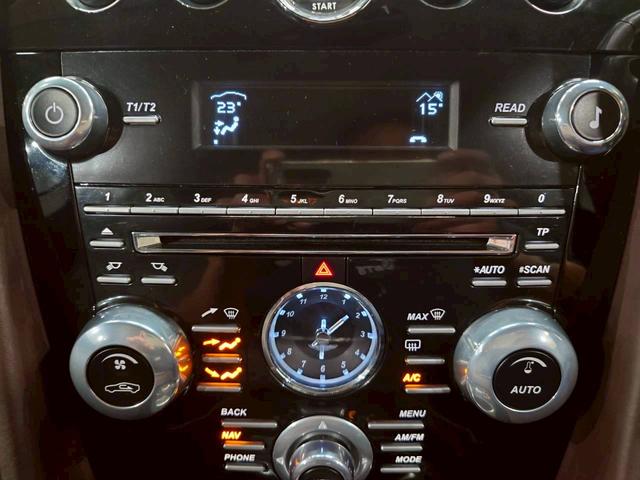 ラピード ベースグレード　ユーザー様直接仕入れ　Ｖ１２エンジン　純正２０インチゴールド塗装ＡＷ　純正ナビ　バックモニター　茶レザーシート　パワーシート　シートヒーター　タッチトロニック　Ｂａｎｇ＆Ｏｌｆｓｅｎスピーカー　ＥＴＣ（38枚目）