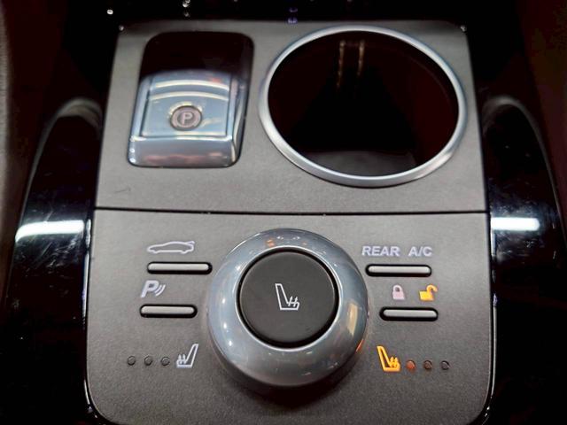 ラピード ベースグレード　ユーザー様直接仕入れ　Ｖ１２エンジン　純正２０インチゴールド塗装ＡＷ　純正ナビ　バックモニター　茶レザーシート　パワーシート　シートヒーター　タッチトロニック　Ｂａｎｇ＆Ｏｌｆｓｅｎスピーカー　ＥＴＣ（40枚目）