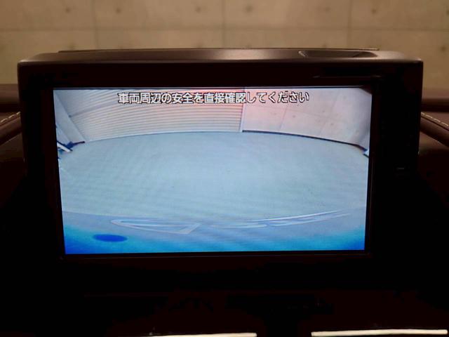 ラピード ベースグレード　ユーザー様直接仕入れ　Ｖ１２エンジン　純正２０インチゴールド塗装ＡＷ　純正ナビ　バックモニター　茶レザーシート　パワーシート　シートヒーター　タッチトロニック　Ｂａｎｇ＆Ｏｌｆｓｅｎスピーカー　ＥＴＣ（45枚目）