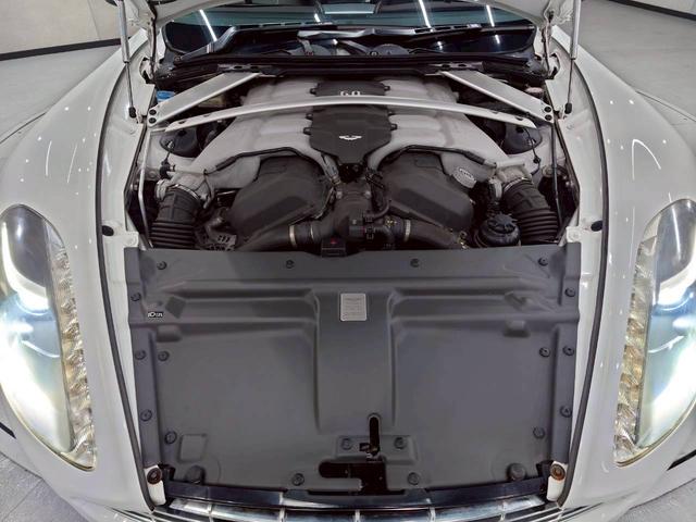 ラピード ベースグレード　ユーザー様直接仕入れ　Ｖ１２エンジン　純正２０インチゴールド塗装ＡＷ　純正ナビ　バックモニター　茶レザーシート　パワーシート　シートヒーター　タッチトロニック　Ｂａｎｇ＆Ｏｌｆｓｅｎスピーカー　ＥＴＣ（63枚目）