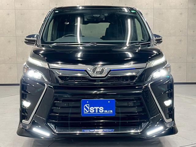 ヴォクシー ＺＳ　煌ＩＩ　ワンオーナー　ＴＲＤエアロ　１６インチＡＷ　両側パワスラ　ＬＥＤヘッドライト　純正ナビ　フルセグＴＶ　Ｂｌｕｅｔｏｏｔｈ接続　リアカメラ　フリップダウン　オートクルーズ　ドラレコ　スマートキー　ＥＴＣ（9枚目）