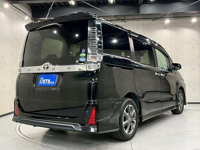 ヴォクシー ＺＳ　煌ＩＩ　ワンオーナー　ＴＲＤエアロ　１６インチＡＷ　両側パワスラ　ＬＥＤヘッドライト　純正ナビ　フルセグＴＶ　Ｂｌｕｅｔｏｏｔｈ接続　リアカメラ　フリップダウン　オートクルーズ　ドラレコ　スマートキー　ＥＴＣ（14枚目）