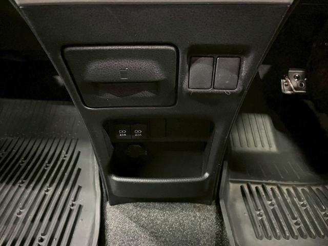 ヴォクシー ＺＳ　煌ＩＩ　ワンオーナー　ＴＲＤエアロ　１６インチＡＷ　両側パワスラ　ＬＥＤヘッドライト　純正ナビ　フルセグＴＶ　Ｂｌｕｅｔｏｏｔｈ接続　リアカメラ　フリップダウン　オートクルーズ　ドラレコ　スマートキー　ＥＴＣ（37枚目）