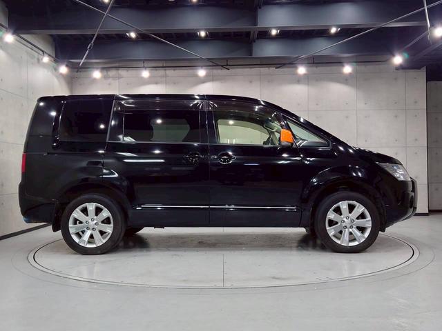 デリカＤ：５ Ｄ　パワーパッケージ　ユーザー様直接仕入れ　７人乗り　追加メーター　純正ナビ　フルセグＴＶ　ＢＴ接続　バックカメラ　フリップダウンモニター　シートヒーター　ＨＩＤライト　フォグ　純正１８ＡＷ　両側パワスラ　ドラレコ　ＥＴＣ（13枚目）