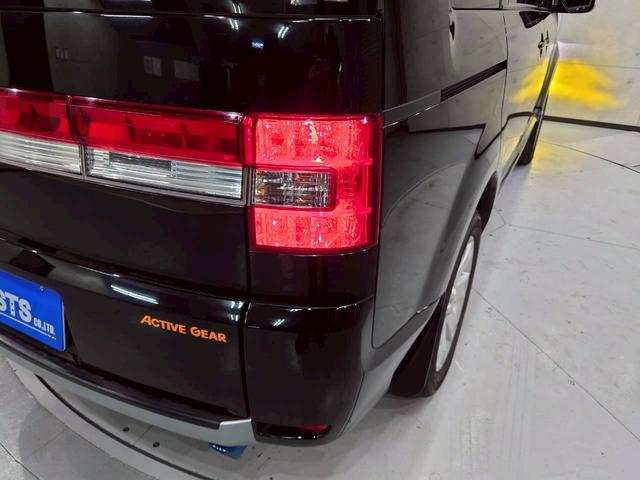 デリカＤ：５ Ｄ　パワーパッケージ　ユーザー様直接仕入れ　７人乗り　追加メーター　純正ナビ　フルセグＴＶ　ＢＴ接続　バックカメラ　フリップダウンモニター　シートヒーター　ＨＩＤライト　フォグ　純正１８ＡＷ　両側パワスラ　ドラレコ　ＥＴＣ（18枚目）