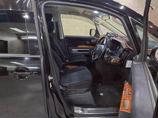 デリカＤ：５ Ｄ　パワーパッケージ　ユーザー様直接仕入れ　７人乗り　追加メーター　純正ナビ　フルセグＴＶ　ＢＴ接続　バックカメラ　フリップダウンモニター　シートヒーター　ＨＩＤライト　フォグ　純正１８ＡＷ　両側パワスラ　ドラレコ　ＥＴＣ（48枚目）