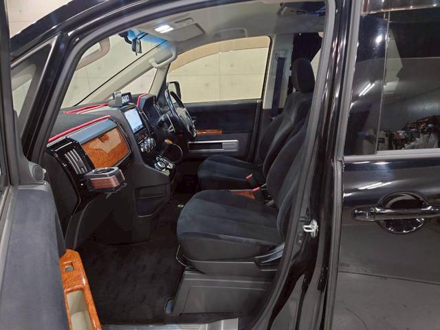 デリカＤ：５ Ｄ　パワーパッケージ　ユーザー様直接仕入れ　７人乗り　追加メーター　純正ナビ　フルセグＴＶ　ＢＴ接続　バックカメラ　フリップダウンモニター　シートヒーター　ＨＩＤライト　フォグ　純正１８ＡＷ　両側パワスラ　ドラレコ　ＥＴＣ（52枚目）