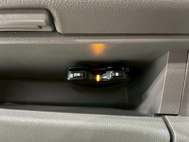 マーチ ボレロ　ユーザー様直接仕入れ車両　専用エクステリア・１４インチアルミ　純正ナビ　フルセグＴＶ　Ｂｌｕｅｔｏｏｔｈ　バックモニター　ドラレコ　メッキドアハンドル　革巻きステア　インテリジェントキー　ＥＴＣ車載器（35枚目）