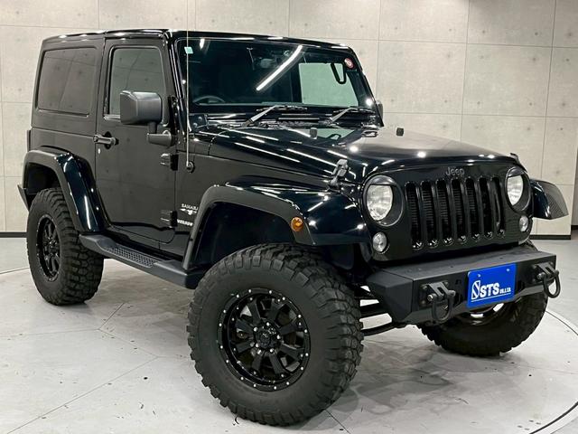 ジープ・ラングラー サハラ　ラゲッドリッジ前後バンパー　リフトアップ　ＭＴタイヤ　ＭＫＷ１７インチＡＷ　背面タイヤ　社外テールランプ　社外ナビ　フルセグＴＶ　ＢＴ接続　サイド・バックモニター　クルコン　ドラレコ　予備キー　ＥＴＣ（12枚目）